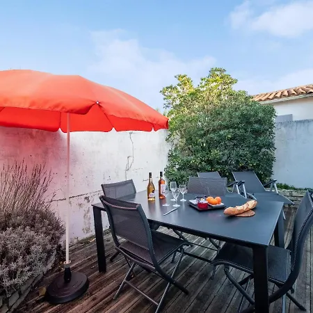Holiday home Coquette Maison Avec Piscine Partagee