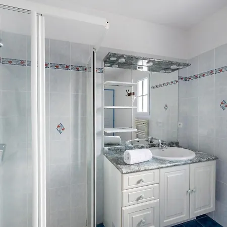Coquette Maison Avec Piscine Partagee Holiday home *